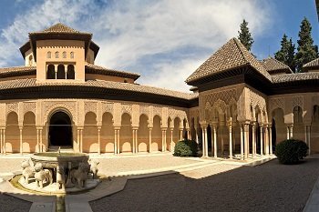 Najczęściej zwiedzane zabytki i muzea w Hiszpanii (Alhambra - Granada)