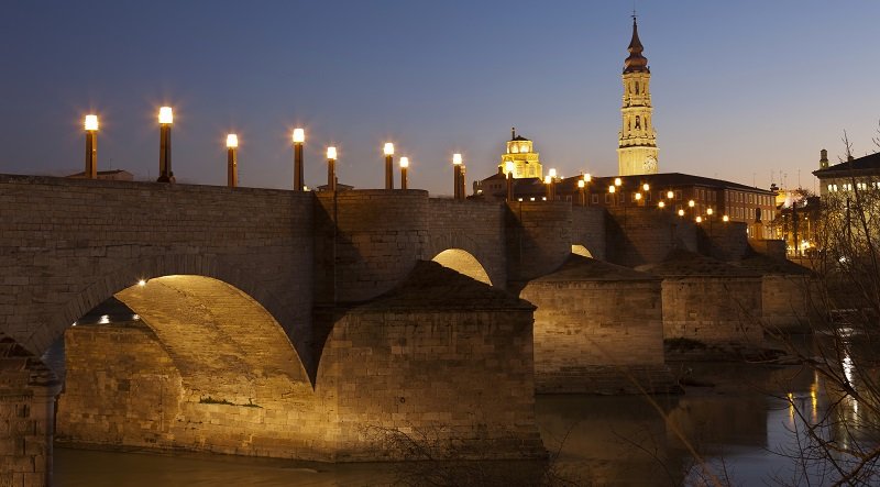 Puente de Piedra - kamienny most w Saragossie