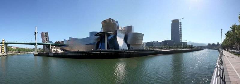 muzeum guggenheima w bilbao.jpg