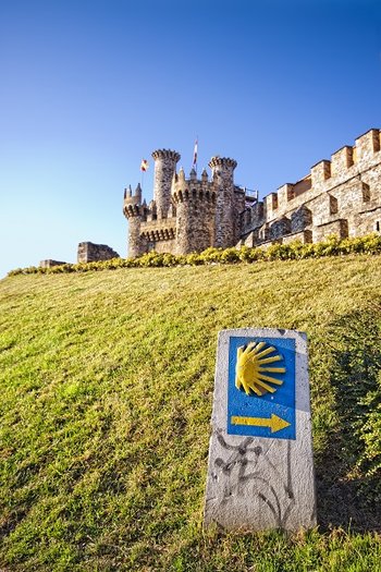 Ponferrada, Hiszpania - zamek templariuszy na szlaku Camino de Santiago