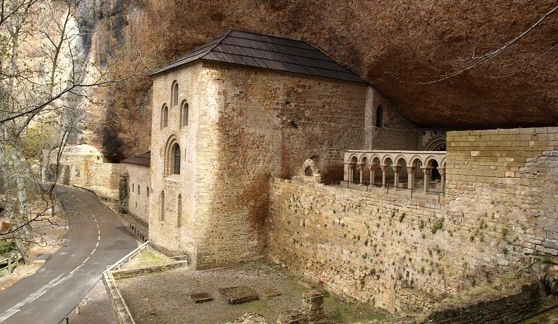 Monasterio San Juan de la Pena - Hiszpania, Aragonia. Zwiedzanie klasztoru i tajemnica Świętego Graala