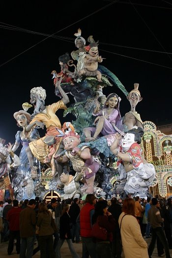 Oficjalny program święta ognia Fallas 2016 w Walencji oraz atrakcje podczas fiesty